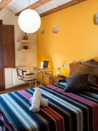 Foto de uno de los dormitorios del Apartamento en Casa Juano (Ràfels-Matarranya)